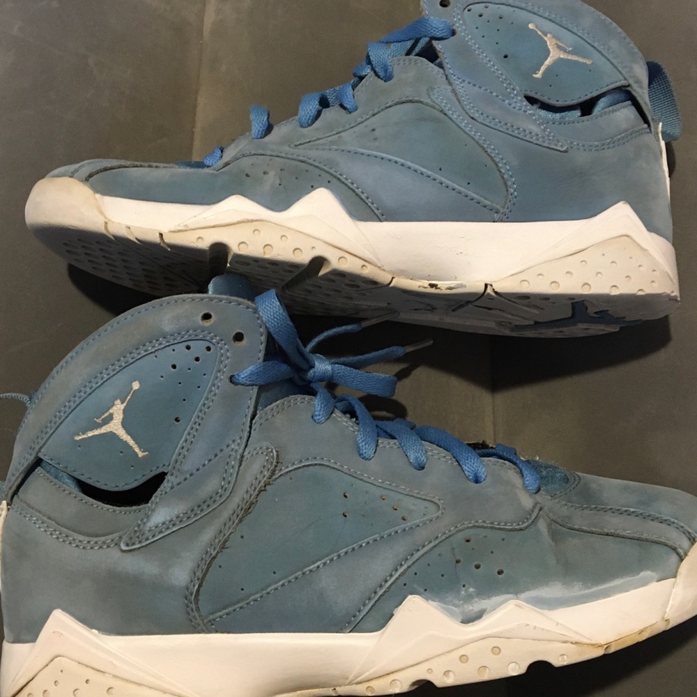 Nike Air Jordan 7 Retro GS 'Pantone'